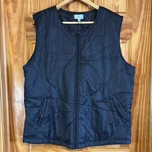 Socialite Black Quilted Vest. NWT. Size large/extra large.